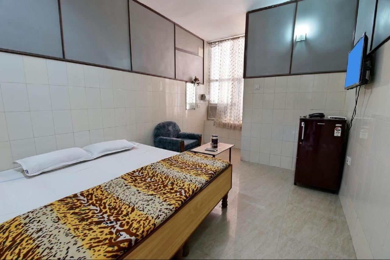 Staywell Hotel Pathānkot Kültér fotó