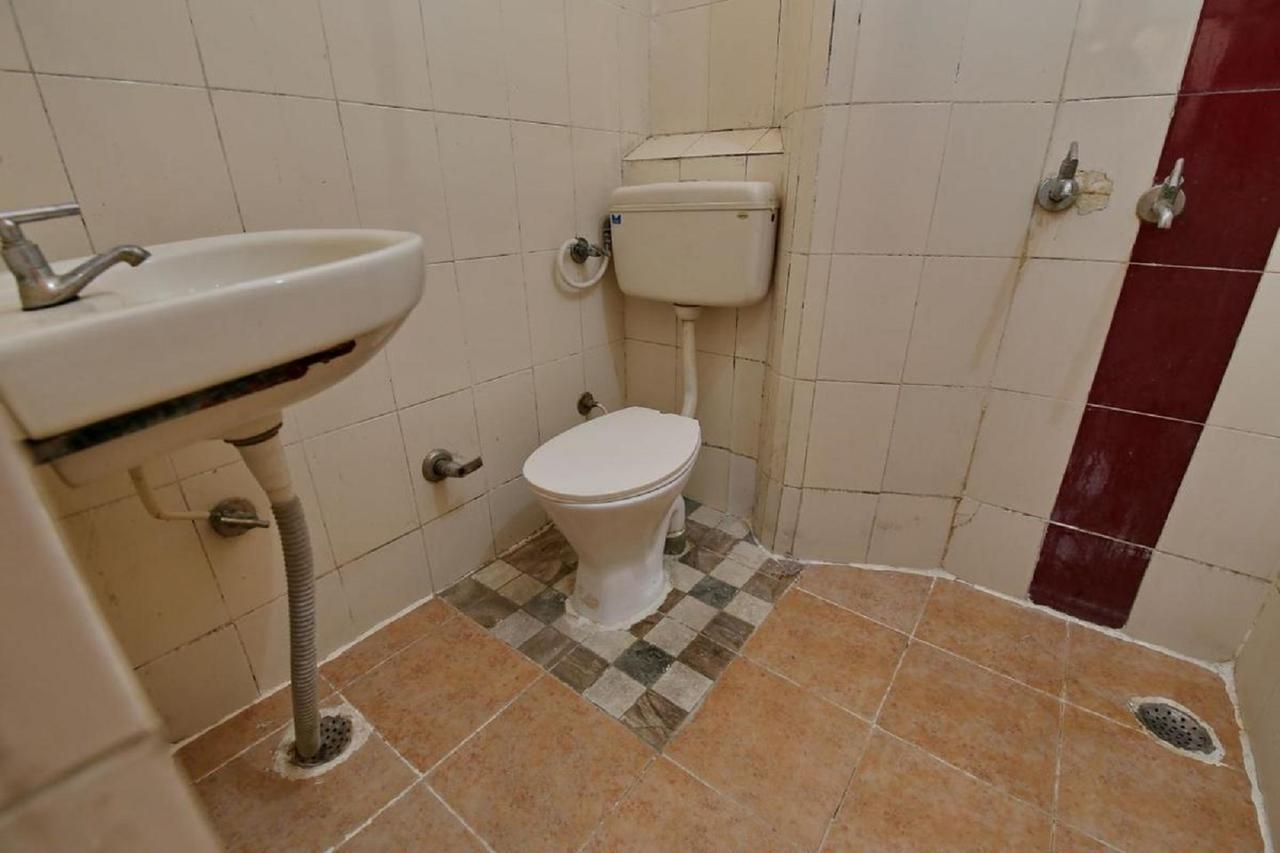 Staywell Hotel Pathānkot Kültér fotó